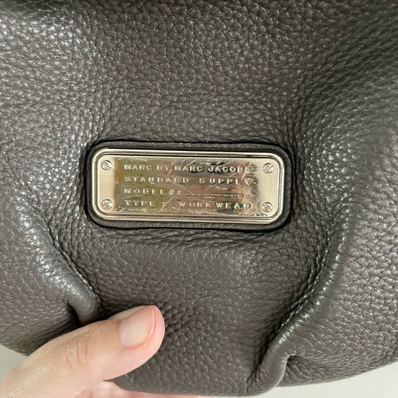 VGUC Marc by Marc Jacobs Gray Slouchy Leather Purse - Picture 4 of 7